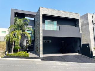 CASA EN VENTA LAGOS DEL VERGEL ZONA CARRETERA NACIONAL MONTERREY