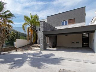 CASA EN VENTA SIERRA ALTA ZONA CARRETERA NACIONAL MONTERREY