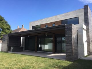 CASA A LA VENTA EN SAN PEDRO GARZA GARCIA NUEVO LEON