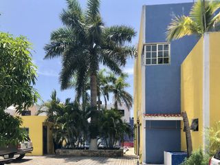 Edificio con locales comerciales, alberca y estudios en Playa del Carmen P3265