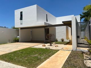 Casa en Renta en Mérida, Privada Arbórea, Conkal