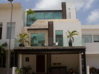 Casa en Venta en Arbolada Cancun / Codigo: LCHP4070