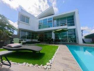 Casa en Venta en Huayacan Cancun / Codigo: HCS6003