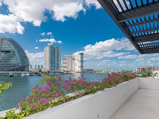 Venta Nueva y Elegante Casa 4R c/elevador en La Marina Puerto Cancun