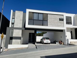 CASA EN VENTA CASTAÑOS DEL VERGEL ZONA CARRETERA NACIONAL MONTERREY