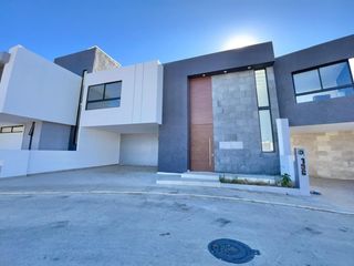 Casa Moderna  en venta en LomAlta Tres Marias Morelia