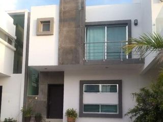 Casa en renta anual en Fracc. Real Del Valle. Coto 15