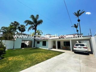 CASA EN VENTA EN JURICA