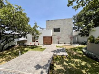 Vendo casa de exquisita arquitectura minimalista