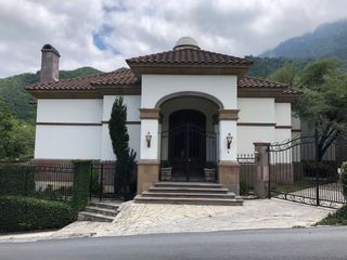 CASA EN VENTA EN LA JOYA DEL VENADO