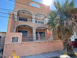 AMPLIA CASA EN VENTA