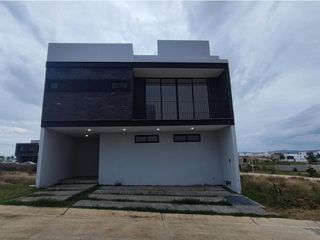 CASA EN VENTA EN VALLE IMPERIAL