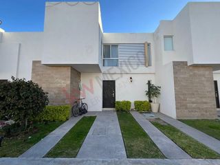 Casa en Venta en La Cantera Residencial Pozos, con acceso controlado