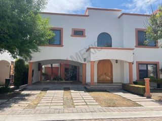 Casa en venta en privada Ampliacón Huertas El Carmen, Corregidora, con vigilancia