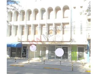 En RENTA excelente Local comercial en planta baja sobre principal avenida del centro de Torreón Coahuila.