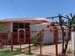 Casa en Venta, OPORTUNIDAD DE NEGOCIO, muy cerca de Aeropuerto Torreón