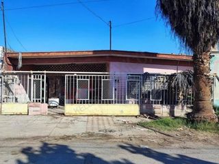 Casa para demoler (se vende como terreno), Colonia Eugenio Aguirre Benavides, Torreón, Coahuila