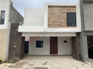 Casa totalmente nueva con alberca en sector Viñedos, Torreón, Coahuila