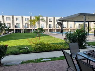 VENTA de CASA de 3 recámaras con ALBERCA compartida y jardín en Fracc AQUASOL RESIDENCIAL, Cuautla, Morelos