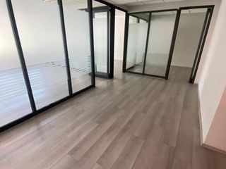 Oficina Acondicionada en Renta 160 m2. Tecamachalco.