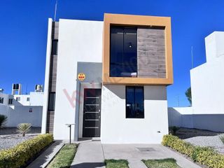 Casa con tres Recámaras, área de blancos. CONFORT PRIVADA RESIDENCIAL RINCONADA LA VIÑA