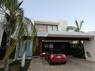 CASA EN VENTA, 4 RECAMARAS, TEMOZON NORTE, ENTREGA INMEDIATA