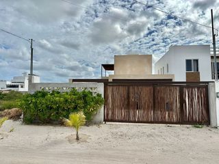 Casa de 4 Recámaras en la Playa de San Benito Dzemul Yucatán