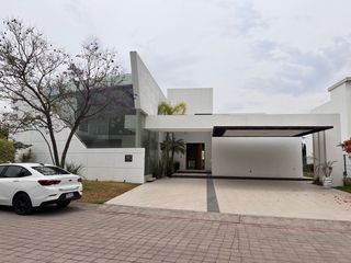 RENTA CASAS QUERÉTARO JURICA VILLA REGENCY