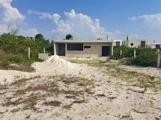 Terreno con construcción en venta en Chuburná Puerto.