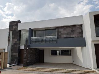 Casa en Venta en San Luis Potosí, Fraccionamiento  Cerrada del Predegal