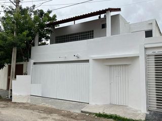 4 recamaras todas con clima), piscina, cuarto de servicio, garaje techado 2 autos