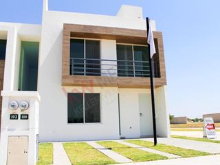 CASA EN VENTA EN NUEVA RESIDENCIAL, RECAMARA EN PLANTA BAJA, LOS LAGOS- VILLA DE POZOS