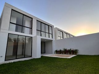 Casa en venta de 3 recámaras GENOVA, en Temozón, Mérida Yuc.