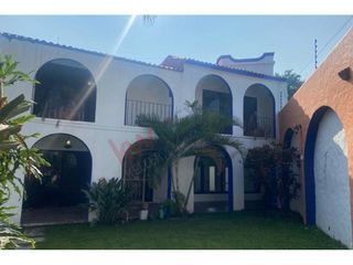 CASA EN VENTA EN PRIVADA DE 5 CASAS CON ALBERCA, EN EL FRAC