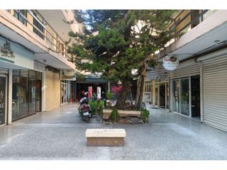 Local Comercial en 2do Nivel en Plaza Las Maria Luisas, Av.