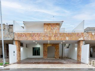 Casa en venta dentro de Privada con amenidades Conkal Yucatan