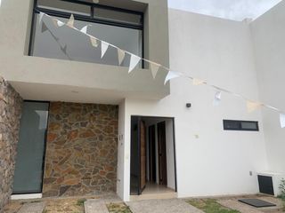 Venta de casa nueva en Cañadas del Arroyo