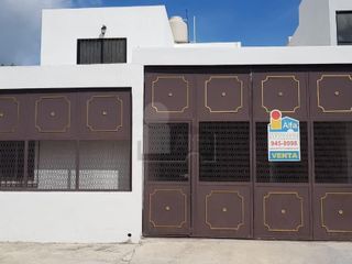 Casa en Mérida Yucatan, 4 recamaras, 2 baños, amplio patio, cochera techada, Caucel