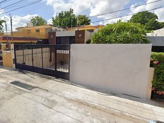 Casa en venta con 4 departamentos para renta Airbnb, Itzimna, Mérida, Yucatán.