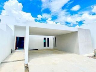 Casa en venta 4 recámaras con piscina al norte de Mérida