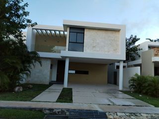 Casa en venta ENTREGA INMEDIATA 3 recámaras al norte de Mérida