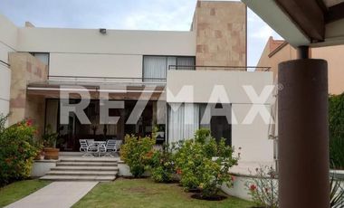 VENTA CASA JURIQUILLA VILLAS DEL MESON SAN MIGUELITO