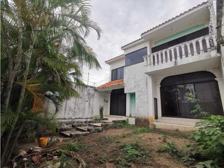 Casa sola en venta en Jiutepec con alberca REMATE