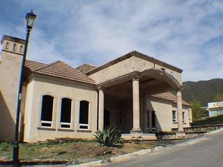 Casa en Venta en Carretera Nacional, Portal del Huajuco - 7176
