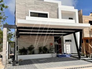 Casa en Venta en Via Cumbres, Cancun