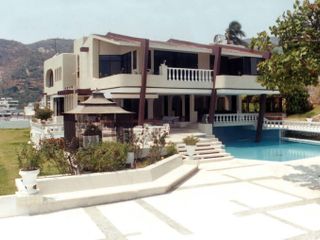 Amplia casa en Acapulco con vista al mar