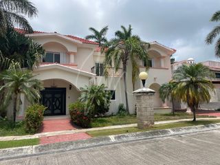Casa en Venta en Cancun, Residencial Villa Magna