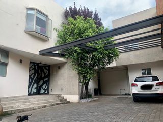 Casa en venta en calle cerrada en Hacienda de las Palmas. SMO