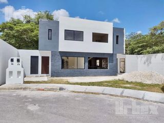 Casa residencial DUPLEX de 3 recámaras en privada, detrás del ADO de Campeche.