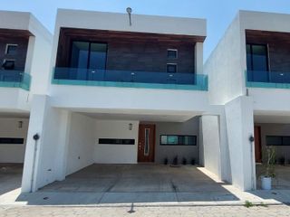 Casa en venta con tres habitaciones en fraccionamiento cerrado en Tizatlan, Tlaxcala.